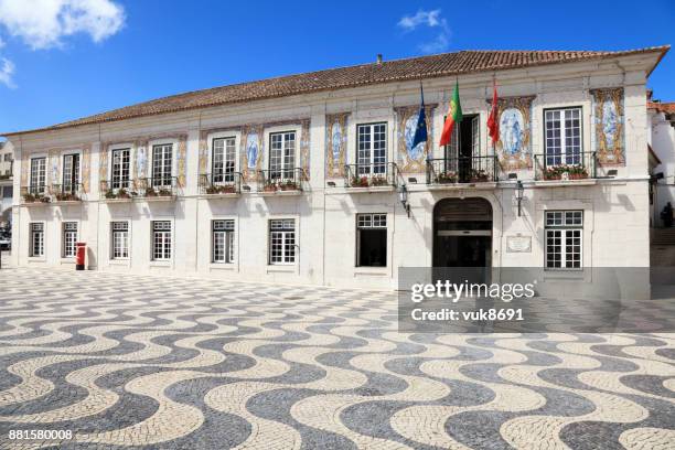 stadhuis van cascais - portugees straatmozaïek stockfoto's en -beelden