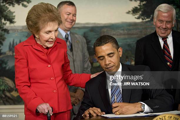 Sign Scheering Ron 27 Ronald Reagan Centennial Commission Stock Photos, High-Res Pictures ...