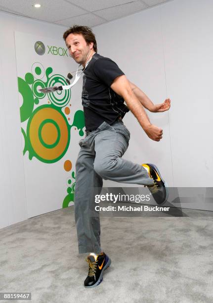 Actor Breckin Meyer plays Project Natal at the XBox Booth at E3 Expo at Los Angeles Convention Center on June 2, 2009 in Los Angeles, California.