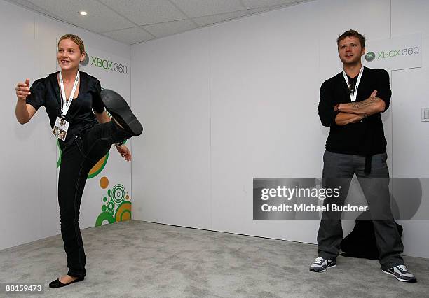 Actress Abbie Cornish and actor Ryan Phillippe play Project Natal at the XBox Booth at E3 Expo at Los Angeles Convention Center on June 2, 2009 in...