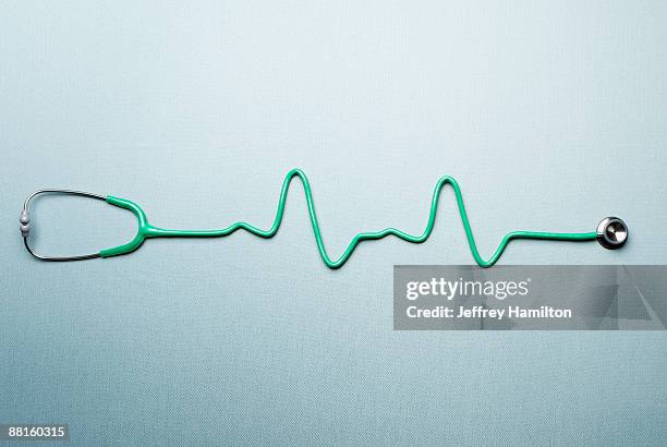 stethoscope shaped as ekg readout - sjukvårdsrelaterat material bildbanksfoton och bilder