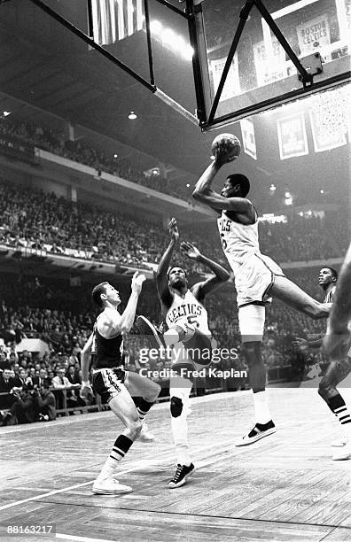 Finals: Boston Celtics Bill Russell in action, rebound vs Los Angeles Lakers. Game 7. Boston, MA 4/28/1966 CREDIT: Fred Kaplan