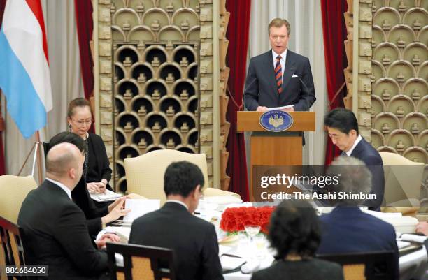 Grand Duke Henri of Luxembourg addresses during the dinner at the prime minister's official residence on November 28, 2017 in Tokyo, Japan.