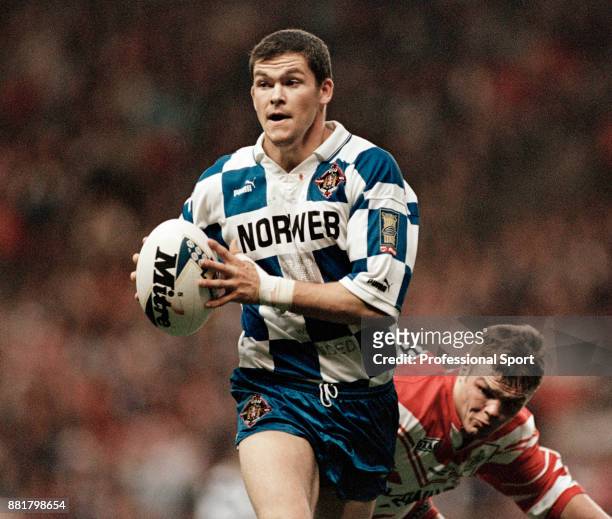 Andy Farrell of Wigan in action against St Helens during the Stones Bitter Rugby League Premiership Final at Old Trafford in Manchester on 8th...