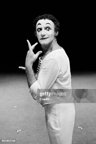 French mime Marcel Marceau performs during the rehearsal of "La Fierté" on September 30, 1967 at the Champs-Elysees Theatre in Paris.