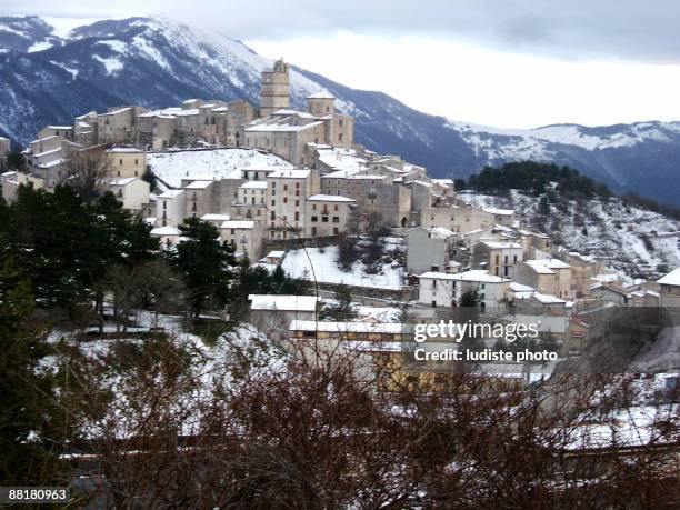 castel del monte - andria stock pictures, royalty-free photos & images