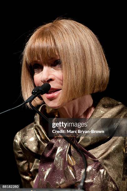 Anna Wintour attends the Gordon Parks Foundation's Celebrating Spring fashion awards gala at Gotham Hall on June 2, 2009 in New York City.