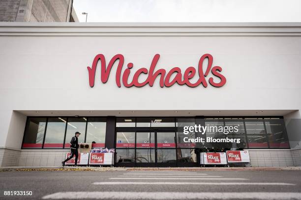 52 Michaels Craft Store Stock Photos, High-Res Pictures, and Images - Getty  Images