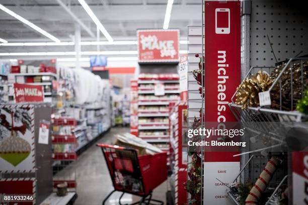 52 Michaels Craft Store Stock Photos, High-Res Pictures, and Images - Getty  Images