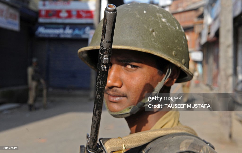 INDIA-KASHMIR-UNREST-WOMAN