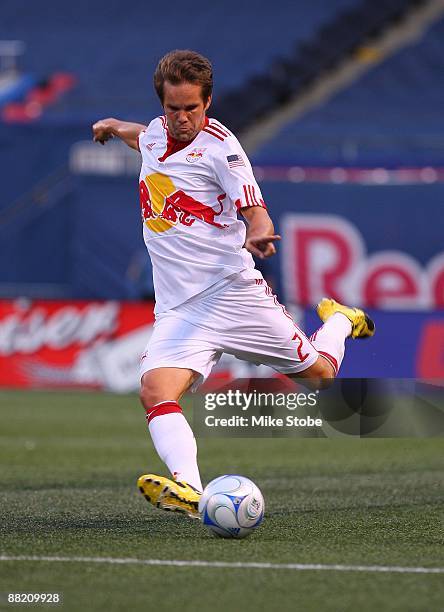 Kevin Goldthwaite of the New York Red Bulls plays the ball against the Colorado Rapids at Giants Stadium in the Meadowlands on May 30, 2009 in East...