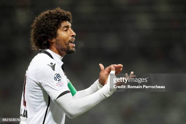 Dante Costa Santos of Nice gestures during the Ligue 1 match between Toulouse and OGC Nice at Stadium Municipal on November 29, 2017 in Toulouse.