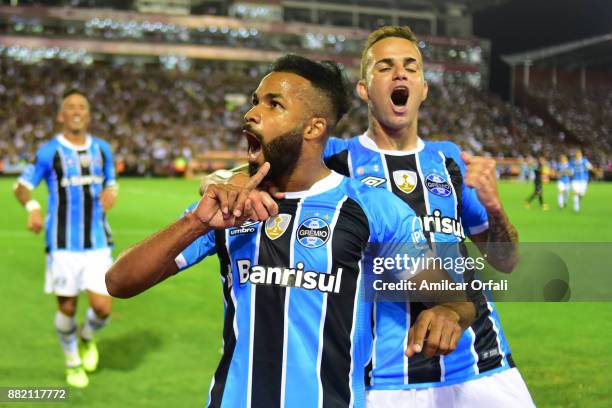 Fernandinho of Gremio celebrates scoring the opening goal during the second leg match between Lanus and Gremio as part of Copa Bridgestone...