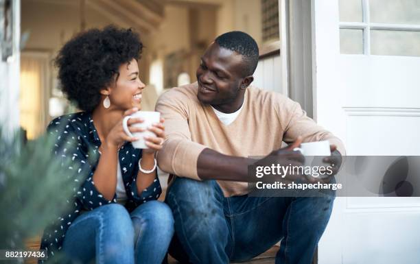 we’re so comfortable with each other - coffee at home imagens e fotografias de stock