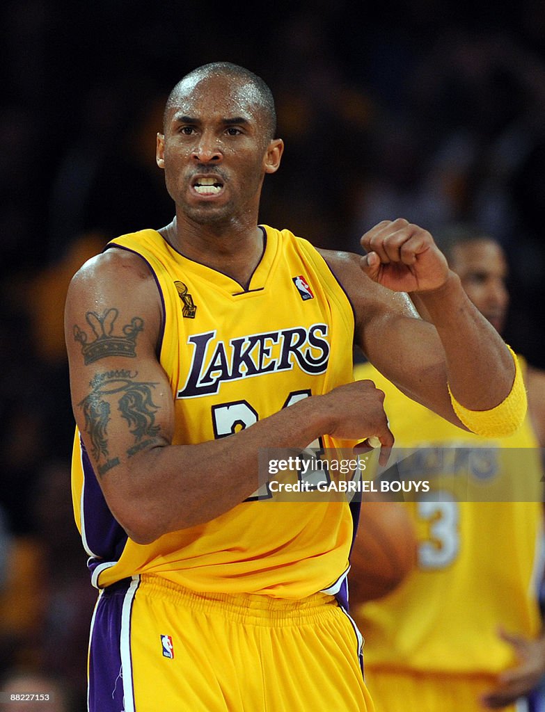 Kobe Bryant of the Los Angeles reacts du