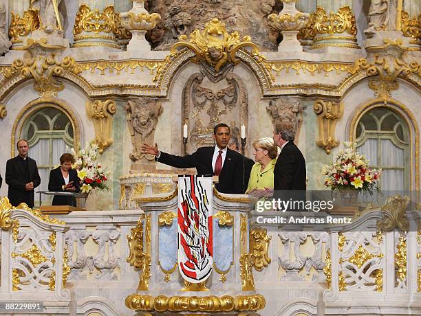 President Barack Obama, German Chancellor Angela Merkel and bishop Jochen Bohl tour Dresden's landmark, the Frauenkirche on June 5, 2009 in Dresden,...