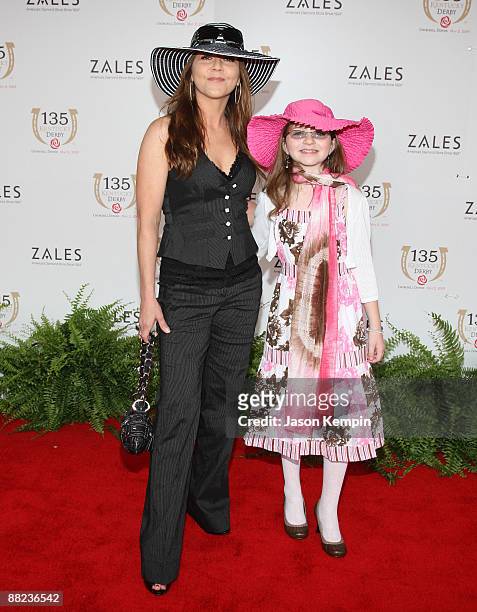 Conclusie buitenspiegel Slecht Gretchen Wilson and Grace Frances Penner attend the 135th Kentucky... News  Photo - Getty Images