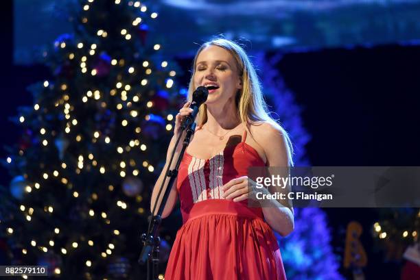 Singer-songwriter Jewel performs during her 'Handmade Holiday Tour' at City National Civic on November 29, 2017 in San Jose, California.