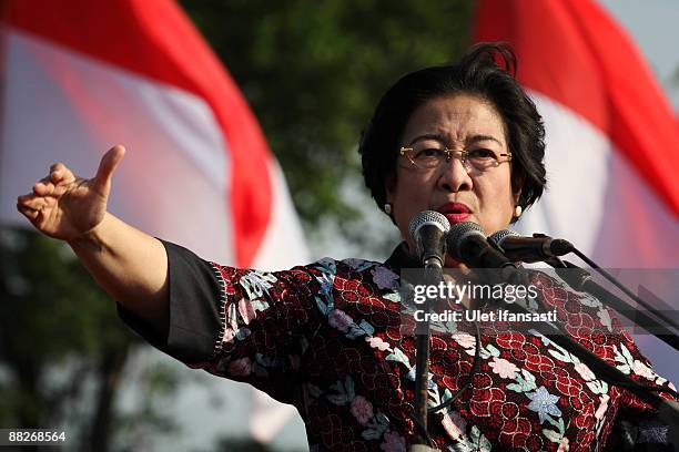 Megawati Sukarnoputri Photos and Premium High Res Pictures - Getty Images