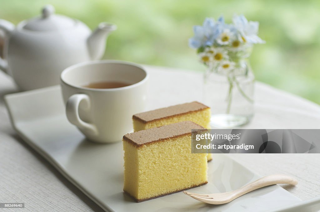 Japanese style sponge cakes with tea set