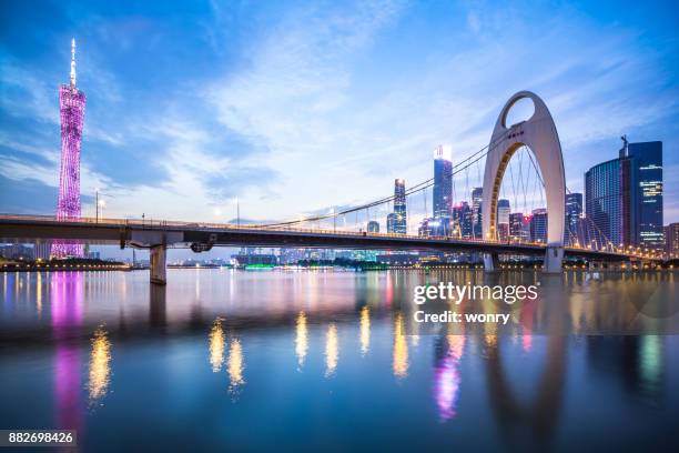 dramatiska urban natt - guangzhou bildbanksfoton och bilder