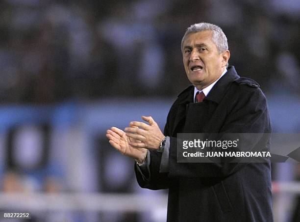 Colombia's national football team coach Eduardo Lara gestures during a FIFA World Cup South Africa-2010 qualifier football match against Argentina at...