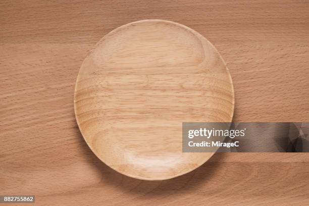 rubber tree wood plate - serving tray ストックフォトと画像