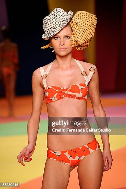 Model Aline Weber displays a design by Salinas during the Fashion Rio 2009 at the Pier Maua on June 6, 2009 in Rio de Janeiro, Brazil.