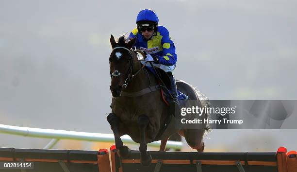 Brahms De Clermont ridden by Harry Cobden jump the last on their way to winning the Bet Toteplacepot At Betfred.com National Hnut Novices Hurdle at...