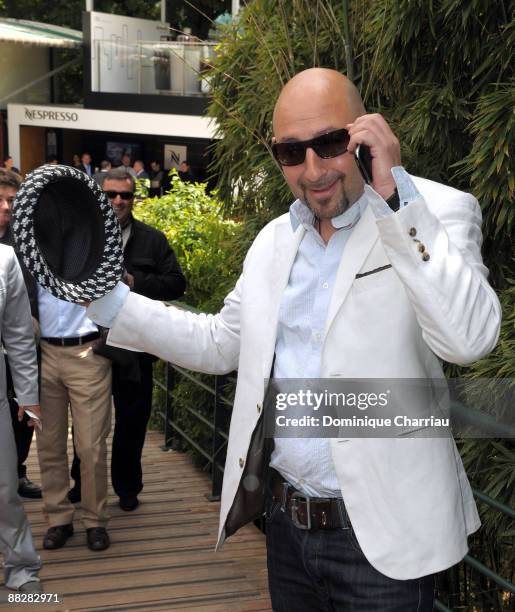Actor Kad Merad attends The French Open 2009 at Roland Garros Stadium on June 7, 2009 in Paris, France.