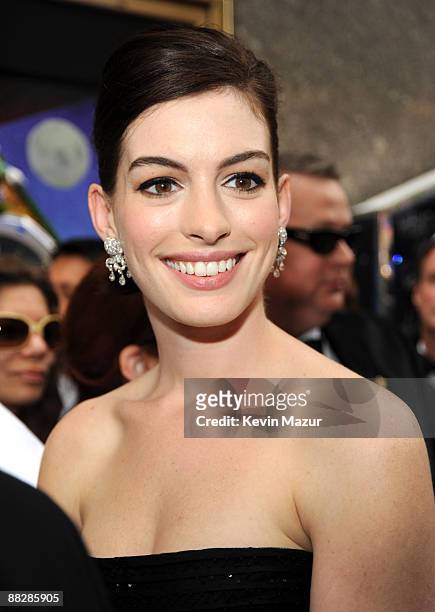 Anne Hathaway attends the 63rd Annual Tony Awards at Radio City Music Hall on June 7, 2009 in New York City.