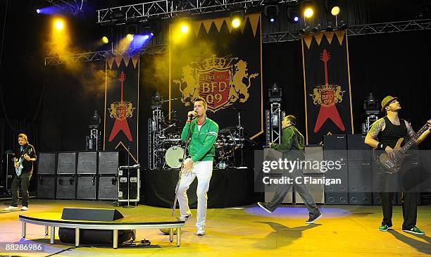 Tim Mahoney Singer 979 Sa Martinez Stock Photos, High-Res Pictures, and Images - Getty Images