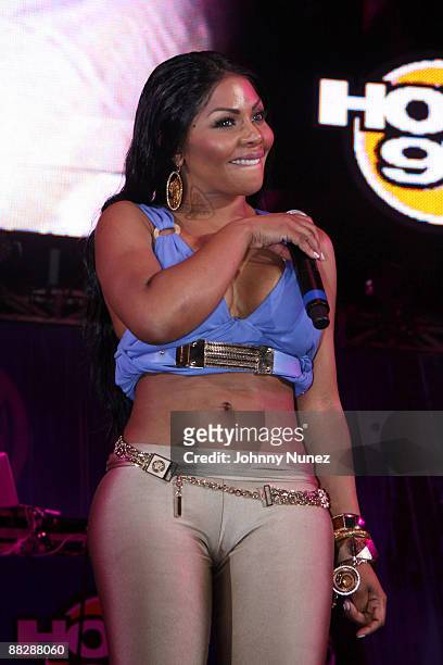 Lil' Kim performs during HOT 97 Summer Jam 2009 at Giants Stadium on June 7, 2009 in East Rutherford, New Jersey.