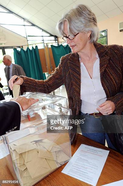 French Prime minister Francois Fillon's wife Welshwoman Penelope Fillon casts her vote at a polling station on June 7, 2009 in Solesmes, western...