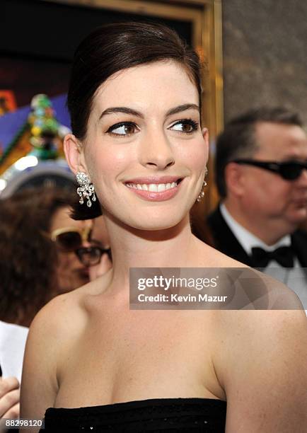 Anne Hathaway attends the 63rd Annual Tony Awards at Radio City Music Hall on June 7, 2009 in New York City.