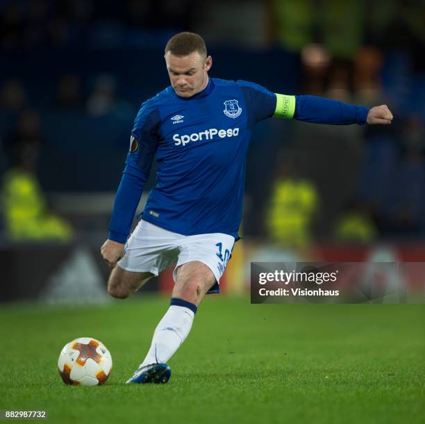 Wayne Rooney of Everton in action during the UEFA Europa League group E match between Everton FC and Atalanta at Goodison Park on November 23, 2017...