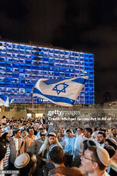 Israel, Tel Aviv-Yafo, Kikar Rabin - 12th October 2017 - orthodox and secular Jews celebrate Simchat Torah - the Jewish holiday that celebrates and...