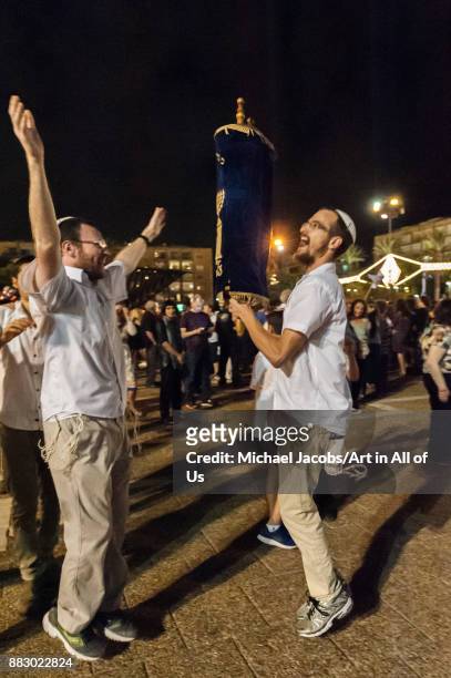 Israel, Tel Aviv-Yafo, Kikar Rabin - 12th October 2017 - orthodox and secular Jews celebrate Simchat Torah - the Jewish holiday that celebrates and...