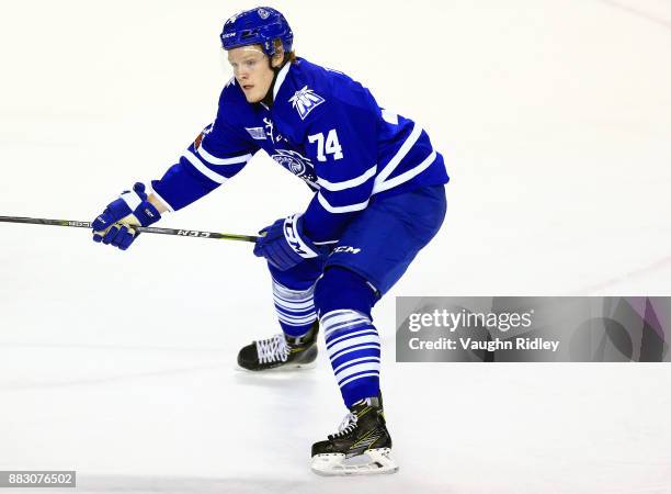 Owen Tippett of the Mississauga Steelheads skates during an OHL game against the Niagara IceDogs at the Meridian Centre on November 25, 2017 in St...