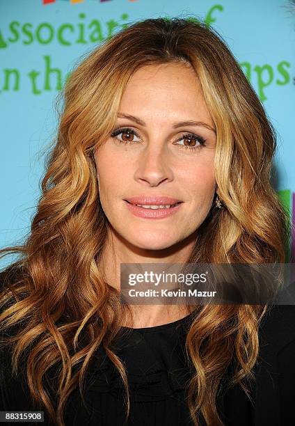 Actress Julia Roberts attends the celebration of Paul Newman's Hole in the Wall Camps at Avery Fisher Hall at Lincoln Center for the Performing Arts...