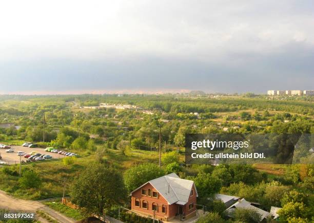 Ukraine, das Donezbecken, Kurzform Donbass, Gebiet Donezk, Gorlowka , Landschaft nahe der Stadt, Bergehalden am Horizont, Bergarbeitersiedlungen,...