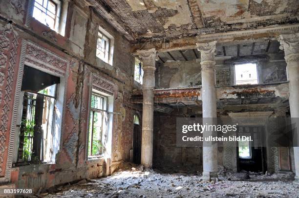 Ukraine, das Donezbecken, Kurzform Donbass, Gebiet Donezk, Gorlowka , Ruine des Kulturpalastes der Beschäftigten des Kokswerks, errichtet 1951,...