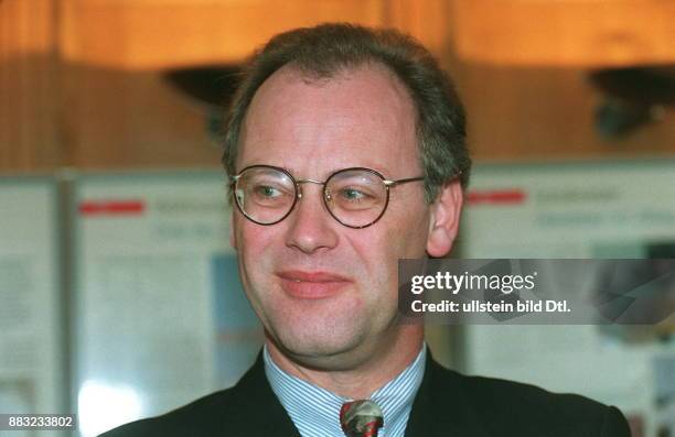 Politiker, SPD, D - Fraktionsvorsitzender der SPD Bundestagsfraktion im Deutschen Bundestag - 00.04.1996