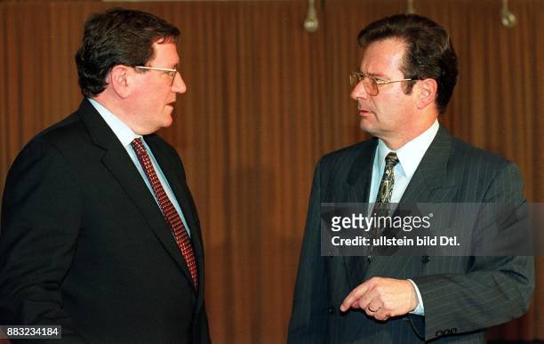 Politiker, FDP, D Bundesaußenminister - trifft den amerikanischen Vermittler im Bosnien-Konflikt Richard C. Holbrooke - 00.02.1996