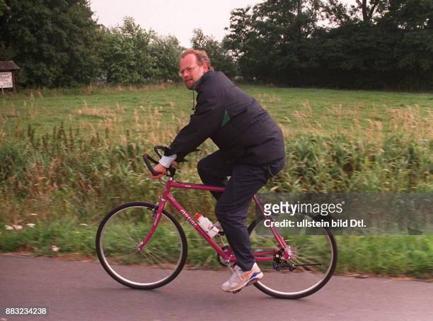 Politiker, SPD, D - fährt Fahrrad - 00.00.1991
