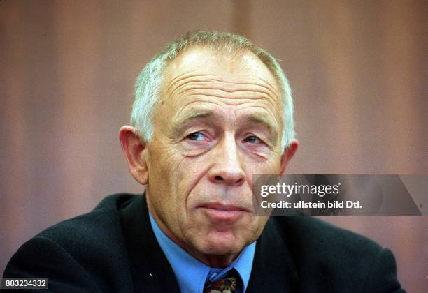 Geissler, Heiner *- Politiker , D Generalsekretaer der CDU 1977-1989 - Portrait, Stellvertretender Fraktionsvorsitzender im Deutschen Bundestag -...