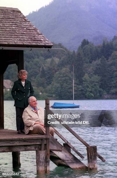 Politiker, CDU, D Altbundeskanzler - mit Ehefrau Hannelore am Wolfgangsee in St. Gilgen, Österreich