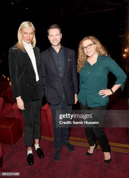 Oxfordshire, ENGLAND Karlie Kloss, Chris Sanderson and Lily Caprani attend the Salons during #BoFVOICES on November 30, 2017 in Oxfordshire, England.