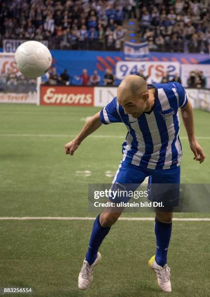 Sofian Chahed bei den Aok Traditionsmasters 2016 Fussball-Legenden Live Erleben in der Max_Schmeling_Halle am