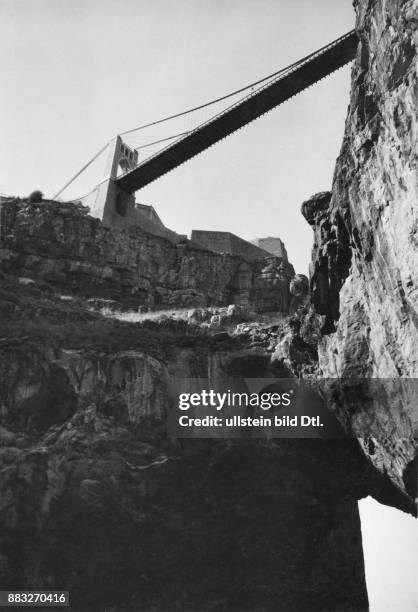 Algerien, Pont Sidi M'Cid, Schrägseil- und Hängebrücke in Constantine. Die Brücke überspannt die tief eingeschnittene Schlucht des Oued Rhumel kurz...